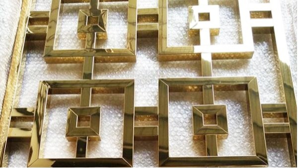 來(lái)看看鏡面不銹鋼屏風(fēng)有多美！